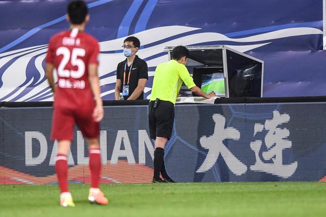 曾凡博17+8首钢胜北控 阿不都26+11新疆胜上海